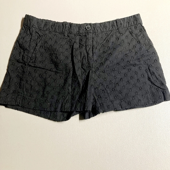 Gap Black Eyelet Shorts Women's Size 4 Casual Summer Neutral Basic 100% Cotton - Picture 1 of 5